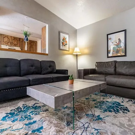 Spacious Pet Friendly Retreat